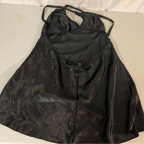 Lingerie - Picture 3 of 3